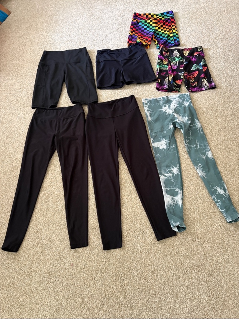 Bundle of 7 workout bottoms size sm